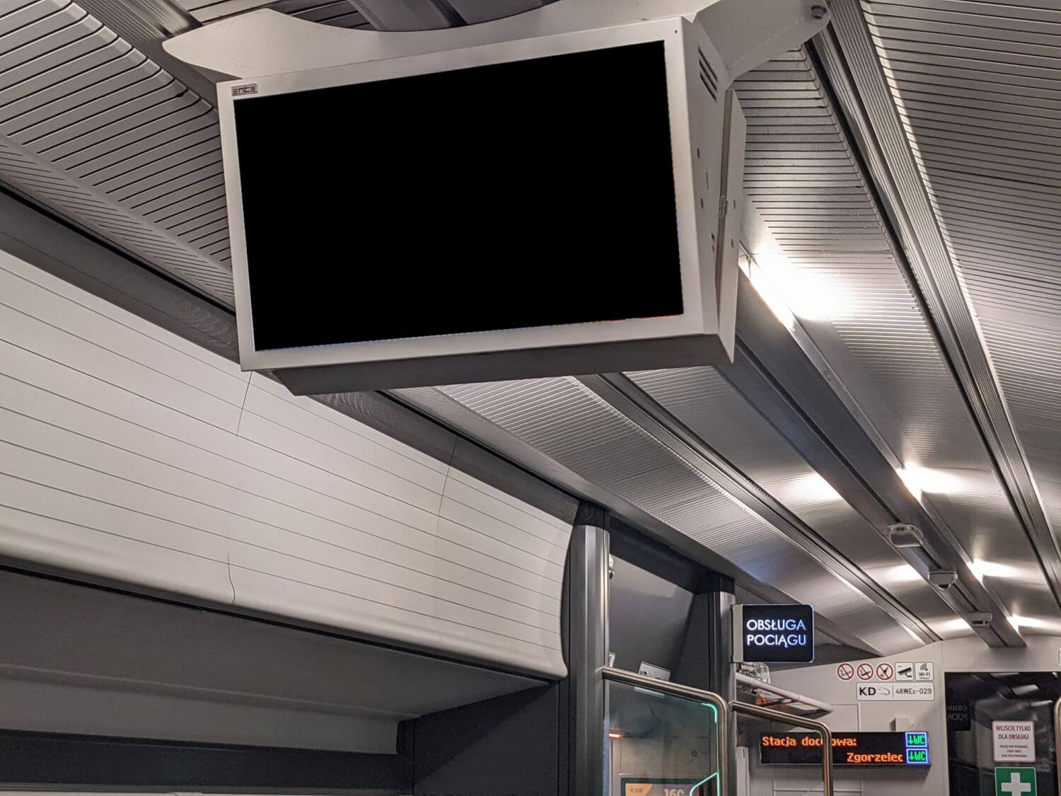 Bus WiFi Media \ Podróż do pracy, szkoły...