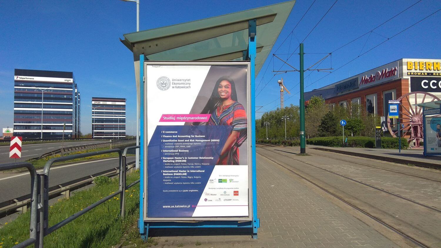 Bus WiFi Media \ Poranek